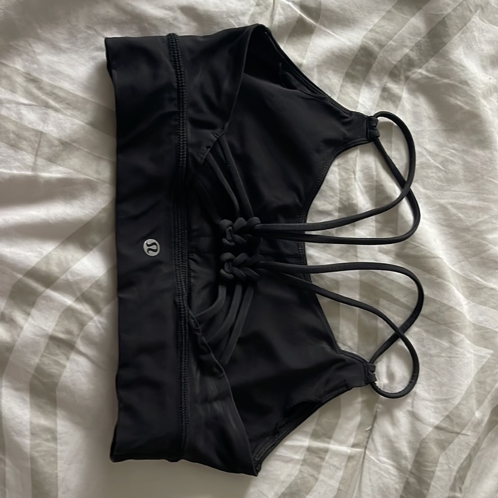 Lululemon sports bra